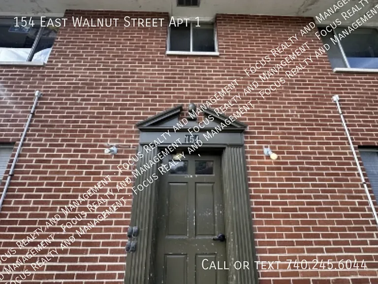 154 E Walnut St #1 — Photo 1