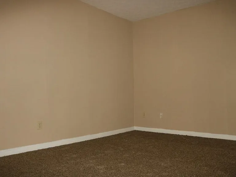 Amanda Place Apartments — Photo 16