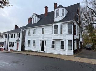 25 Leyden St APT 2, Plymouth, MA 02360