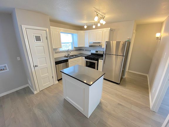 4th image of 2723 Sacramento Ave #B