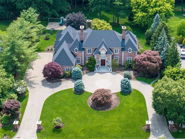 366 E Madison Ave, Cresskill, NJ 07626