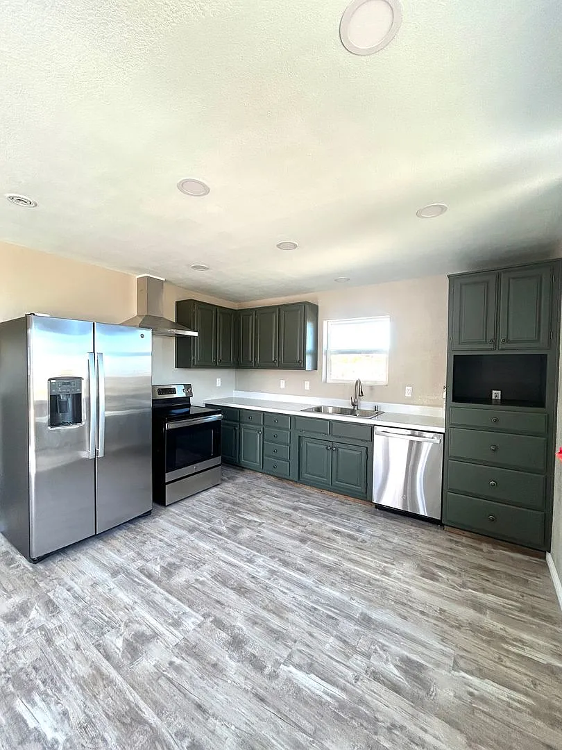 Beautiful 1 Bedroom 1 Bathroom Home — Photo 3