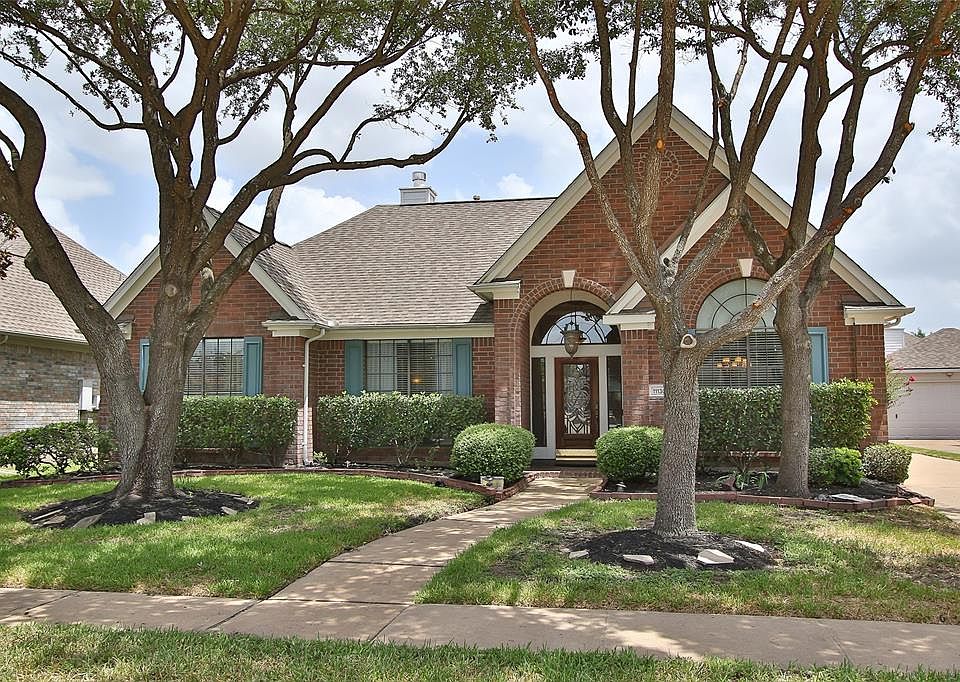 Charming 1-story home located in the established neighborhood of Wortham! Mature trees and lush landscape offers great curb appeal.