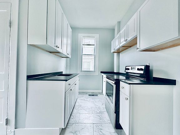 3rd image of 434 George St APT 3