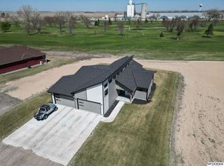 44R Pioneer Lk, North Bend, NE 68649