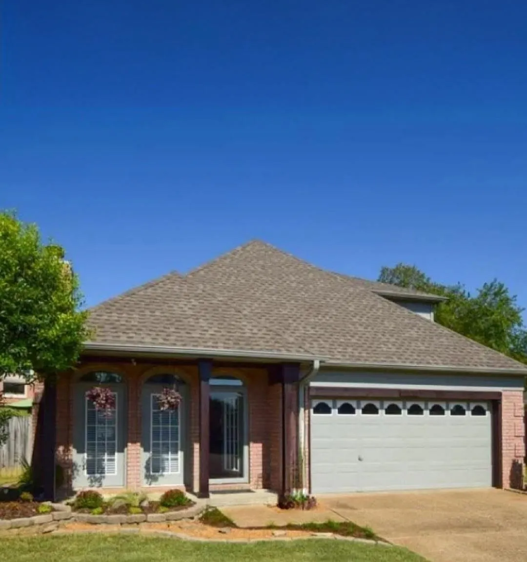 3 bed, 2.5 bath, 1800 sqft, $1,950 — Photo 1