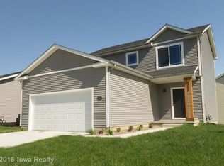 2525 Shadow Creek Ln, Des Moines, IA 50320