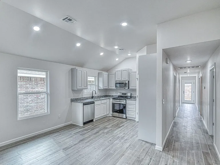 2720 Varenna Ct — Photo 6
