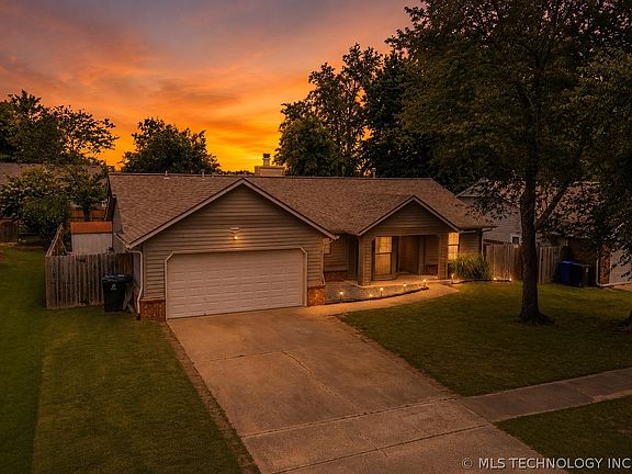 2nd image of 1316 W Hot Springs Pl