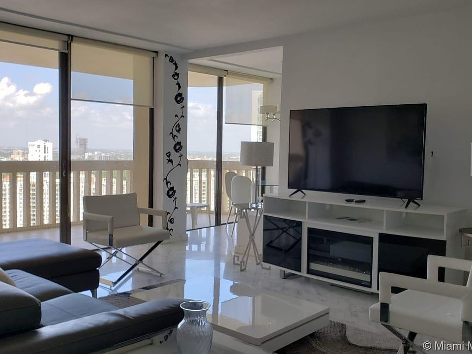 1st image of 19707 Turnberry Way APT 27L