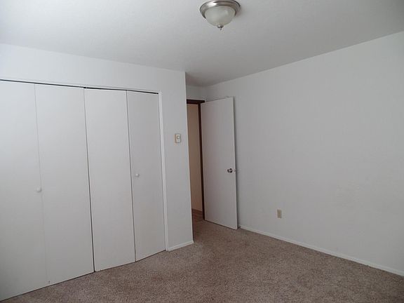 5th image of 1401 W Sandalwood Dr