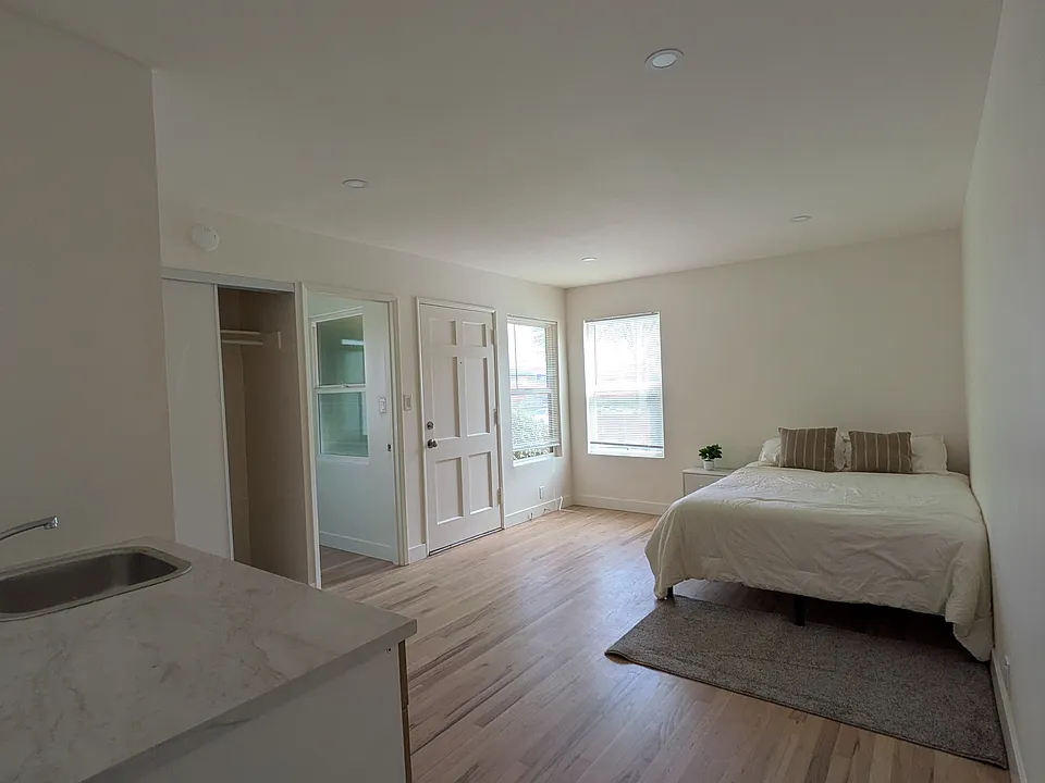 8345 Dunbarton Ave #1