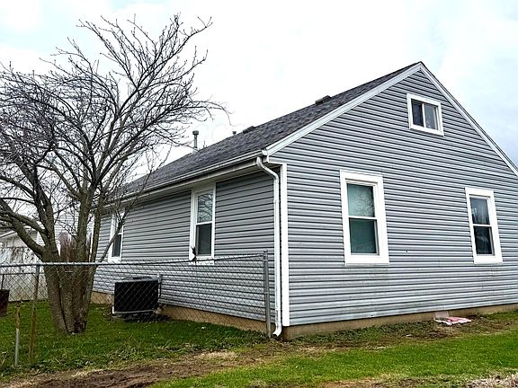 2nd image of 712 S Elm St