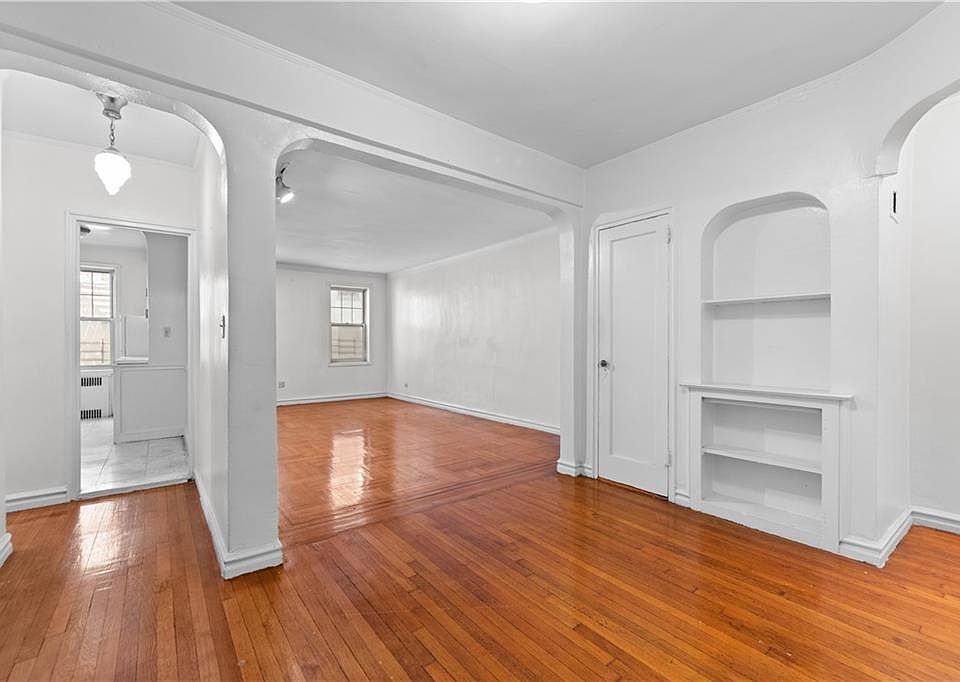 1st image of 601 E 19th St APT 1L