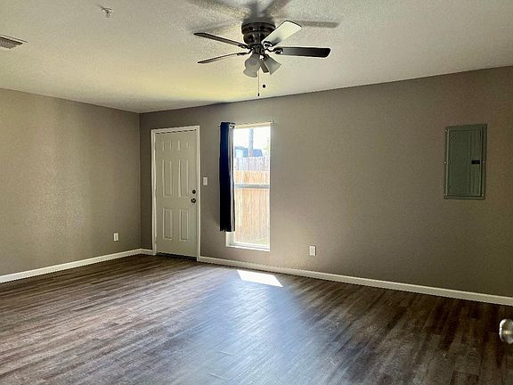 4th image of 913 Kiln St #C