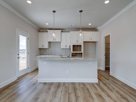 3rd image of 4611 Silver Oak Dr SW