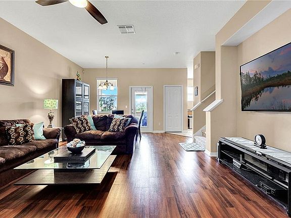 3rd image of 1417 Priory Cir