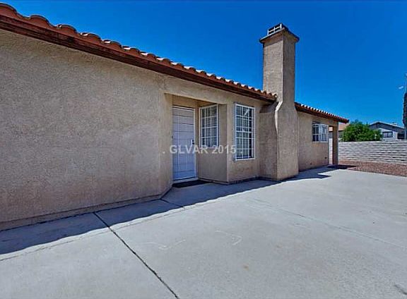 3rd image of 8100 Mount Royal Ct