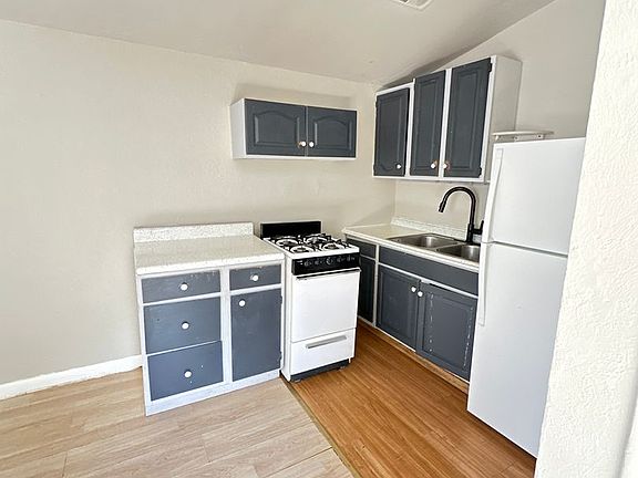 3rd image of 1356-1376 Zephyr St #1358