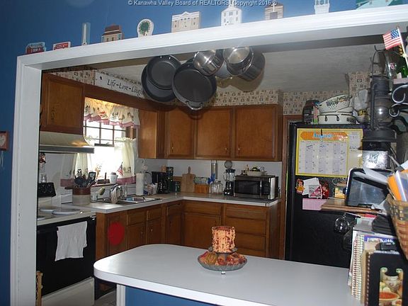 4th image of 192 N Park Dr