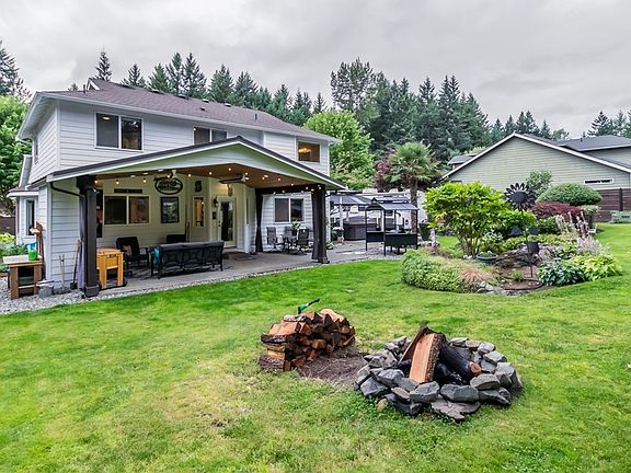 4th image of 11905 216th Avenue Ct E
