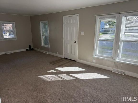 5th image of 921 Dierkes St