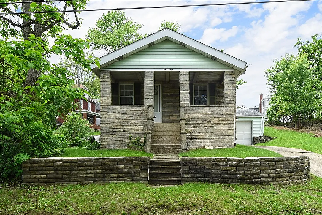 1030 N Grandview Ave photo 1