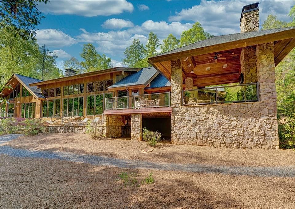 1st image of 84 Riverhouse Dr