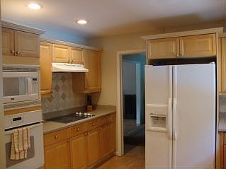 Built-in Appliances & Tile Backsplash