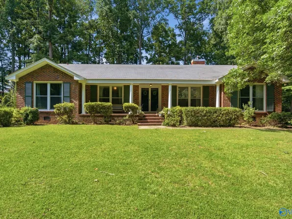 107 Brookwood Dr W, Athens, AL 35613