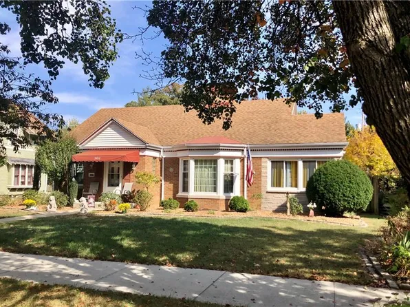 902 S 5th St, Effingham, IL 62401