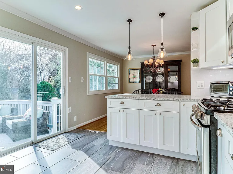 6519 Engel Dr — Photo 23