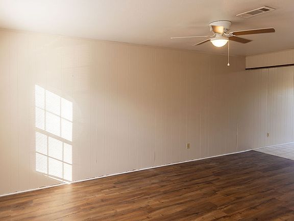 4th image of 194 Taylor Dr
