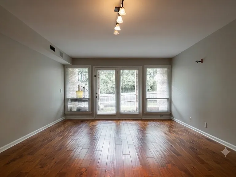 201 Trotwood Mews — Photo 36
