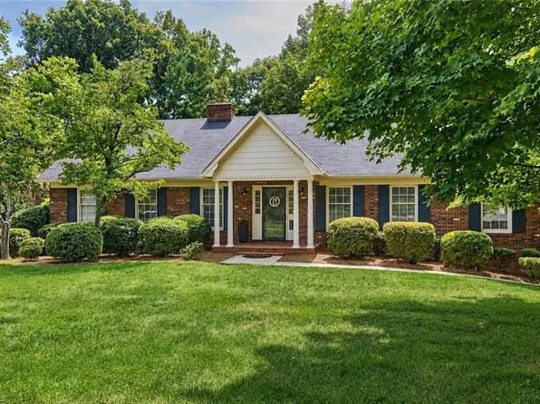 4050 Dresden Dr, Winston Salem, NC 27104