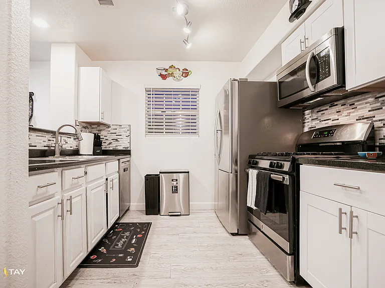 1505 N Center St #220 — Photo 23