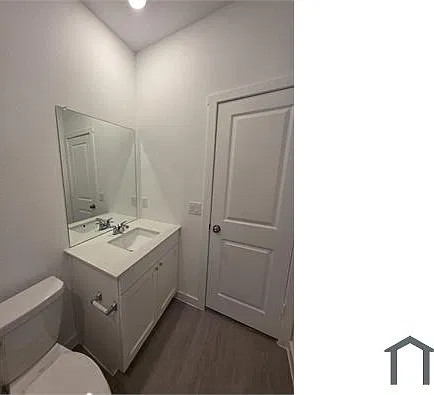 4 bed, 2400 sqft, $2,800 — Photo 4