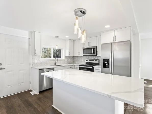 201 Ole Simpson Pl, Catawba, SC 29704