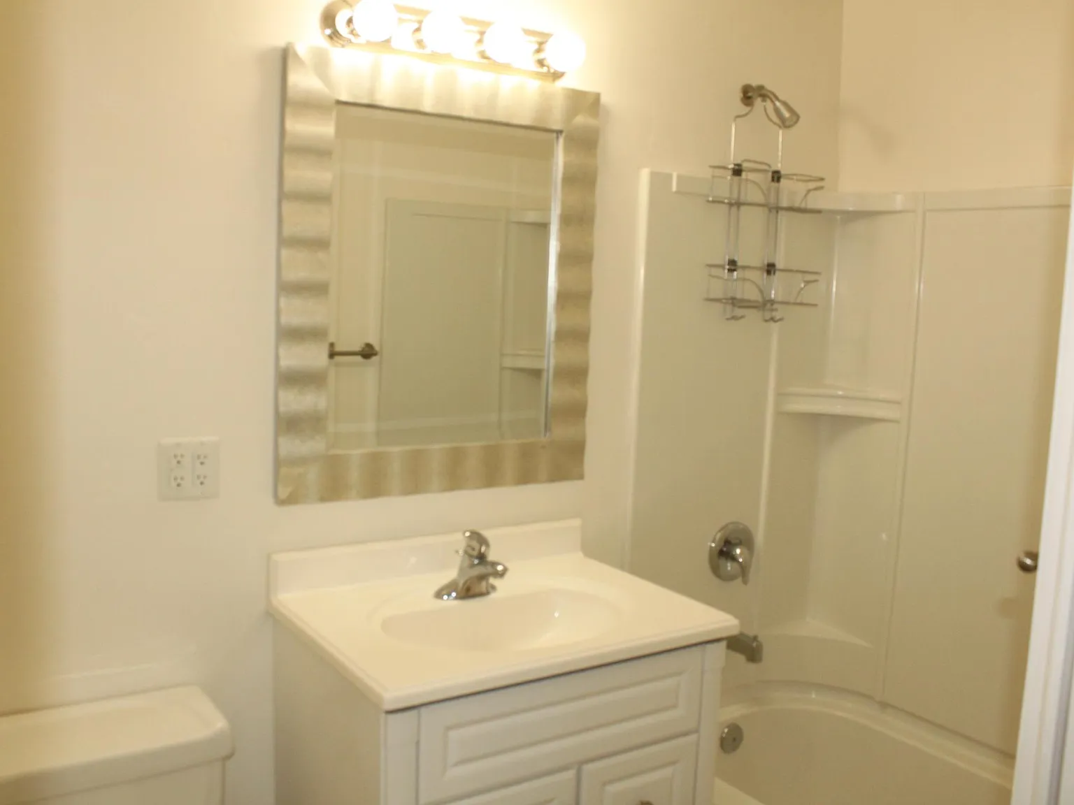 3 bed, 1314 sqft, $1,950 — Photo 3