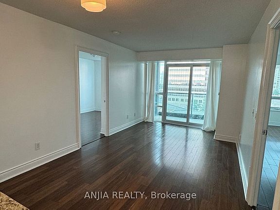4th image of 25 Greenview Ave #721