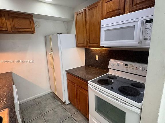 5th image of 2120 Sherwood Forest Blvd APT 30