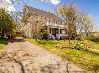12 Linden Ave, Wolfville, NS B4P 2A3