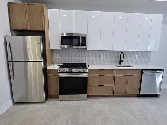 3rd image of 40 Lembeck Ave #105
