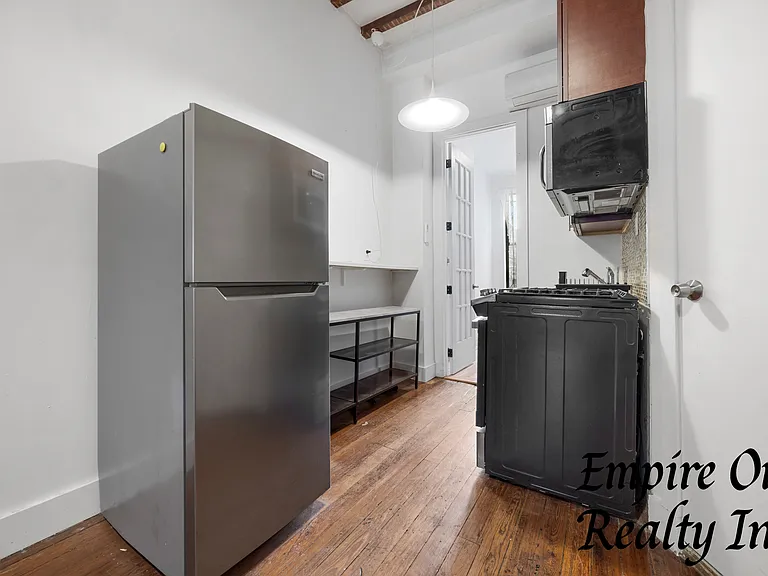 128 Boerum St #1F — Photo 8