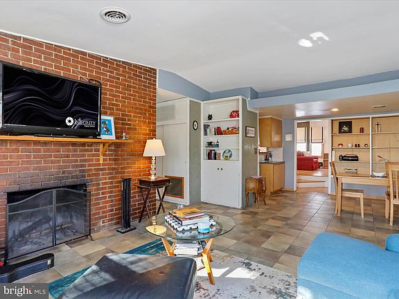 5th image of 3134 Hodge Pl