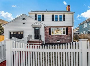 40 Humphrey St, Marblehead, MA 01945