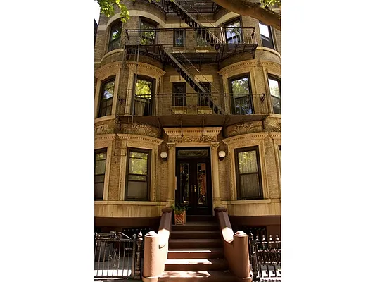 Sold by Aclawrence | media 17