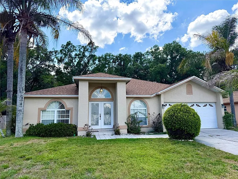 1762 Grey Fox Dr — Photo 1