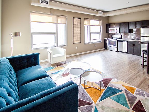 2nd image of 1520 Harney St #11565886