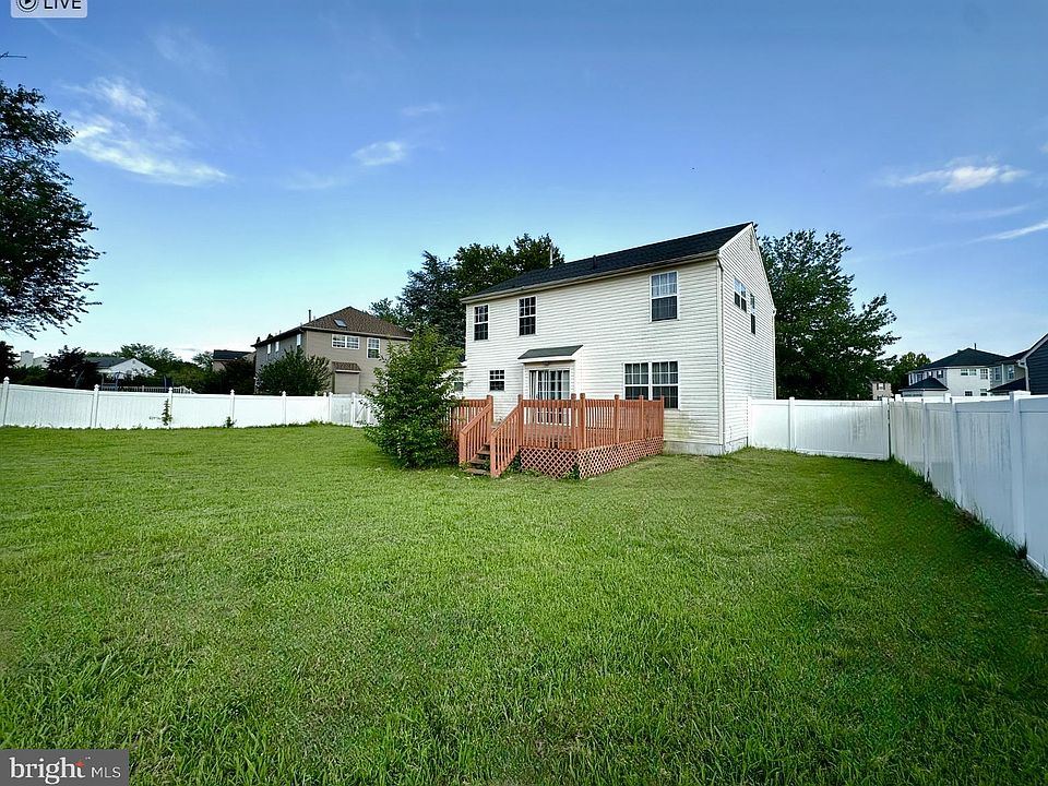 2nd image of 39 Foxchase Dr